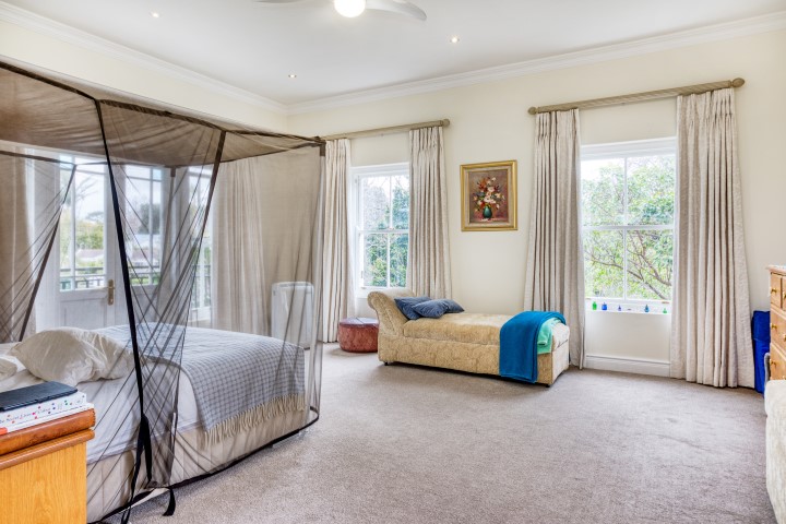 6 Bedroom Property for Sale in Constantia Western Cape
